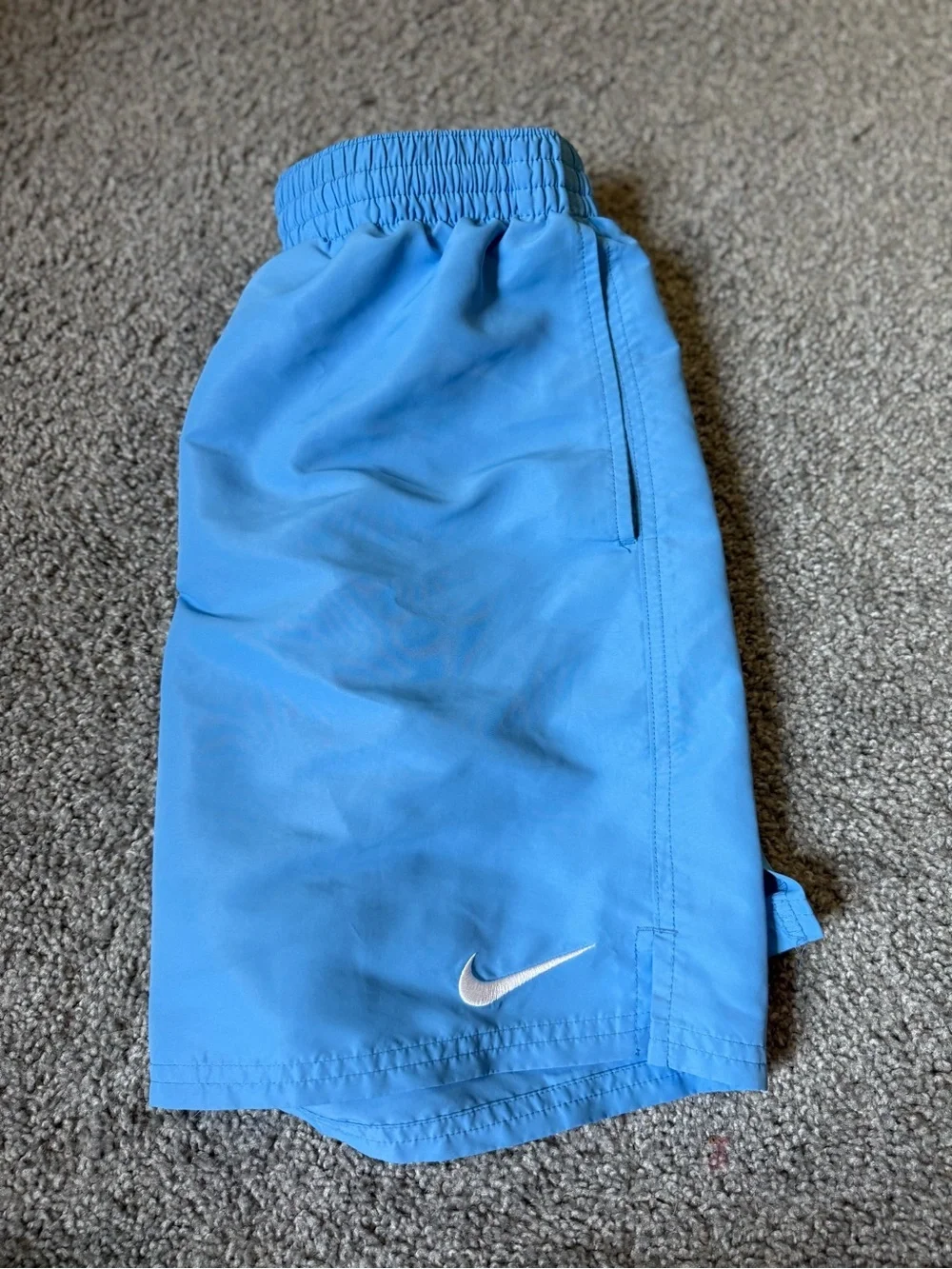 NIKE Checkmark Logo Light Blue Athletic Shorts Size Medium Swim Trunks